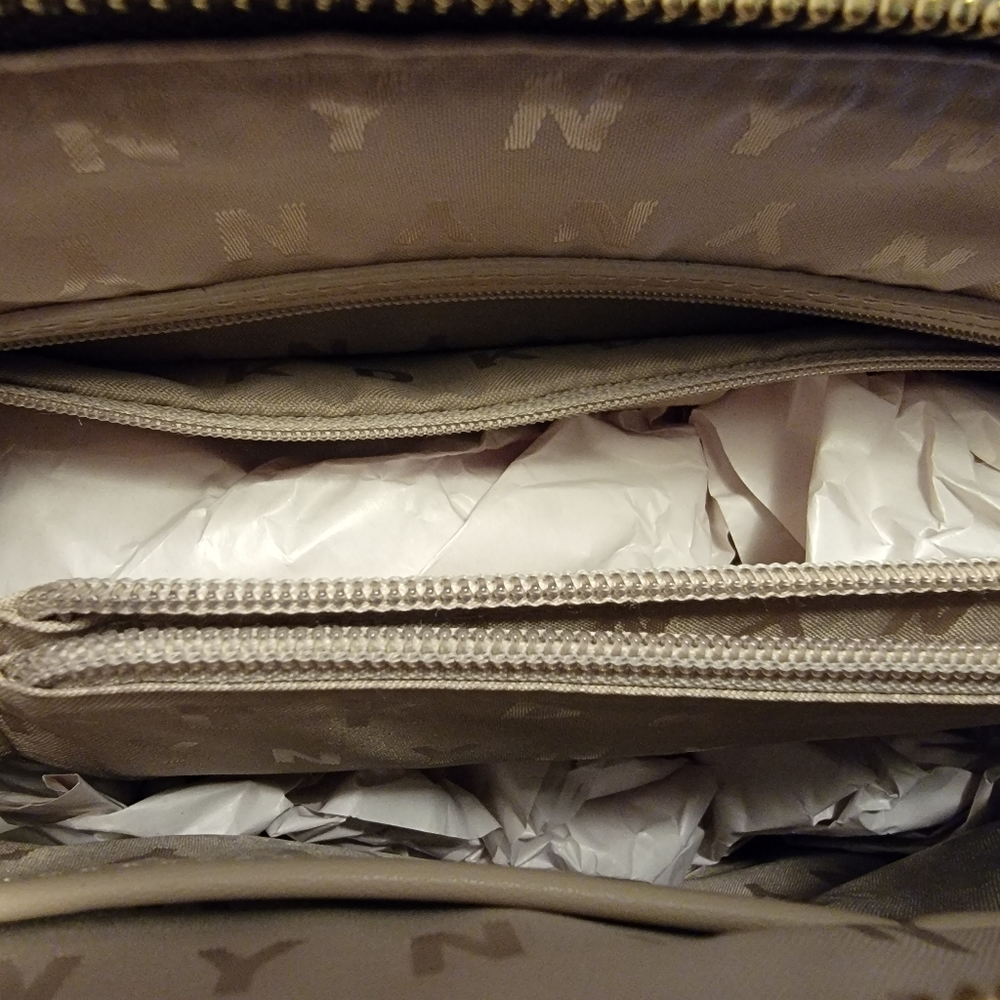 Purse - Picture 2 of 2